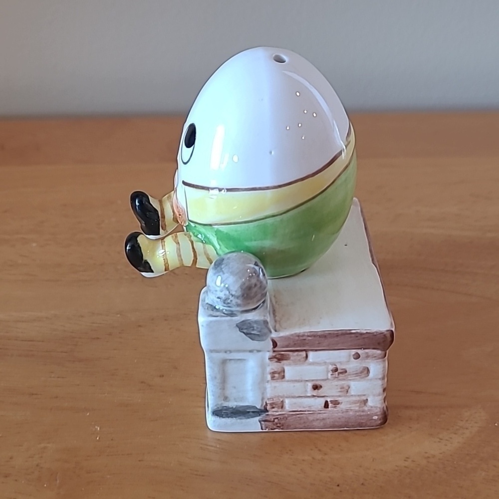 VINTAGE Ceramic Humpty Dumpty Egg Sitting On A Wall Salt And Pepper Shaker Set - Picture 4 of 16
